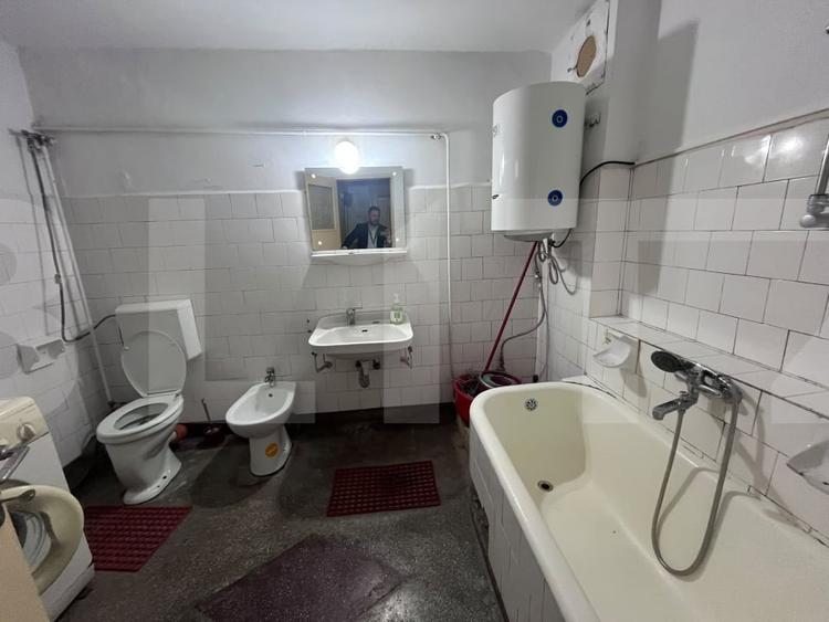 Casă cu 5 camere cu Canalizare în Ultracentral