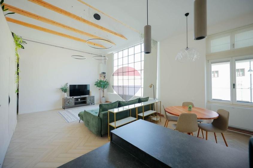 Apartament cu 4 camere semidecomandat, mobilat în Ultracentral