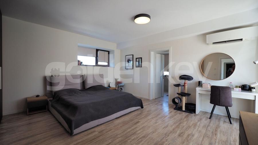 Penthouse cu 4 camere semidecomandat, mobilat în Barbu Văcărescu