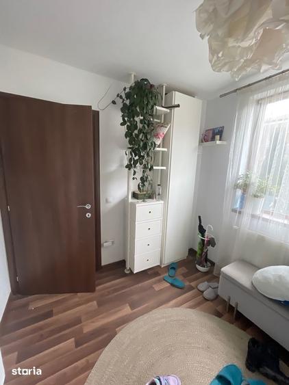 Casă cu 5 camere cu Teren 207 Mp în Florești
