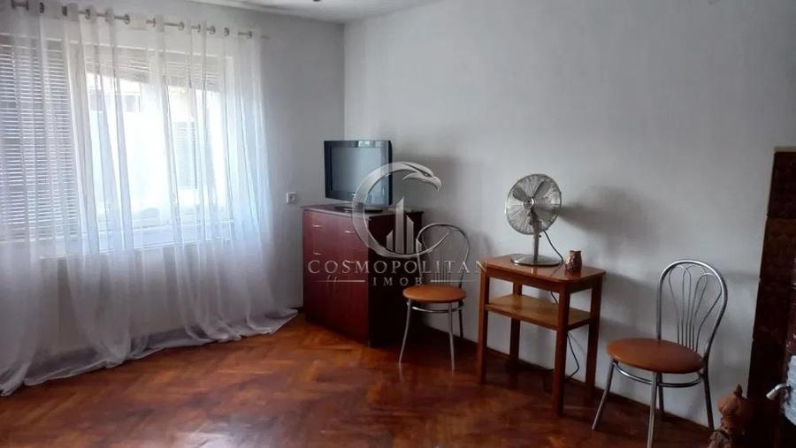 Casă individuală cu 3 camere cu Canalizare în 1 Decembrie