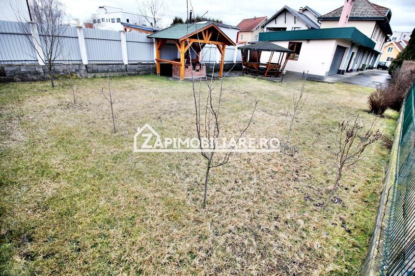 Casă individuală cu 7 camere cu Canalizare în Unirii