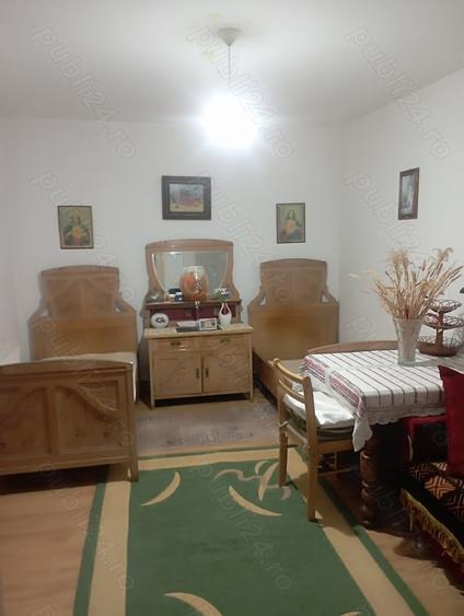Casă cu 6 camere cu Teren 3100 Mp în Pișchia