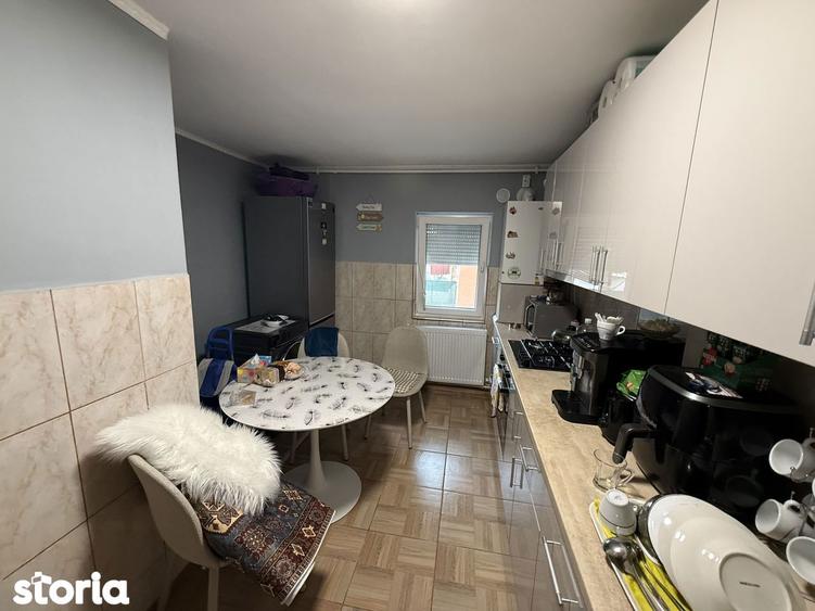Apartament cu 2 camere decomandat, mobilat în Sud
