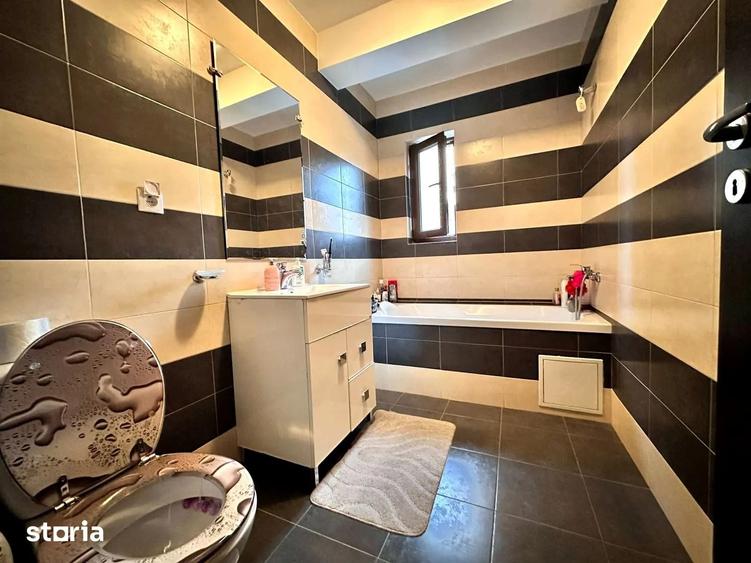 Apartament cu 3 camere semidecomandat în Florești