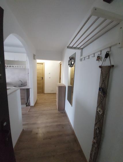 ofer spre inchirieriere apartament cu doua camere decomndate aproape de centrul sibiului. plus pivnita, plus loc de pus bicicleta - 1