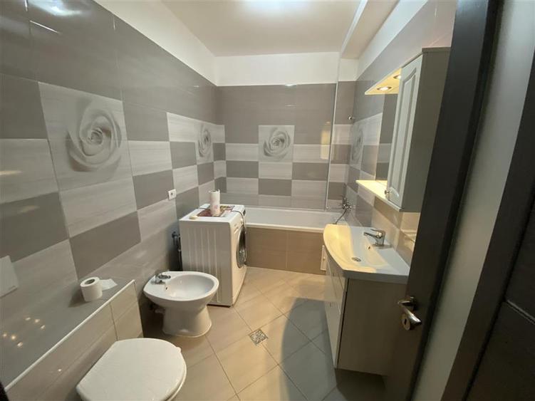 Apartament cu 2 camere decomandat, mobilat în Brăilei