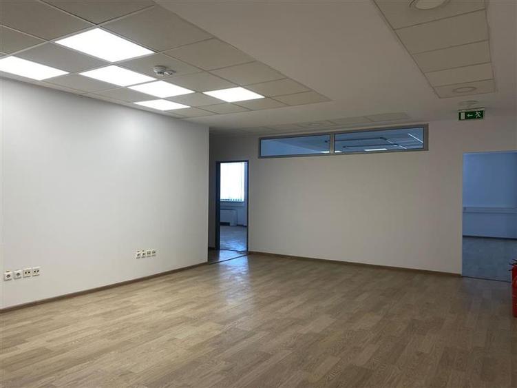 Birou, de 420 mp, în Sala Palatului