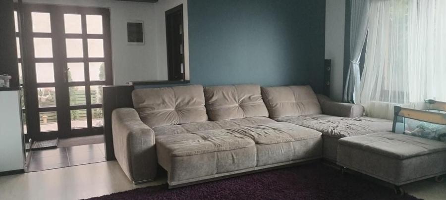 Casă individuală cu 5 camere decomandat cu Piscina în Andronache