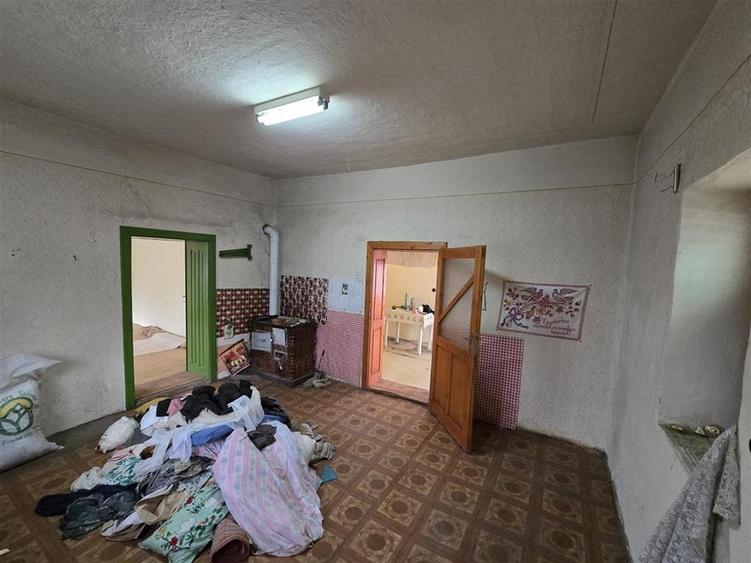Casă individuală cu 3 camere cu Teren 7900 Mp în Boiu
