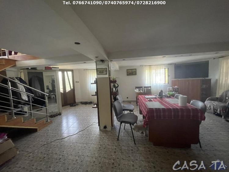Casă individuală cu 6 camere cu Garaj în Drăguțești