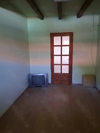 Casă cu 3 camere cu Teren 1200 Mp în Central