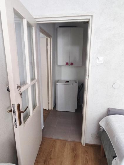 Apartament cu 3 camere semidecomandat în Dacia