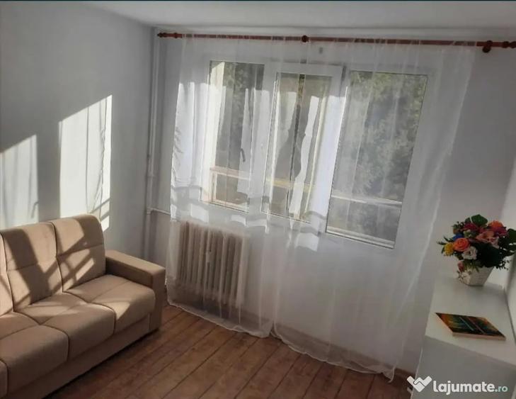 Apartament cu 3 camere decomandat în Drumul Taberei