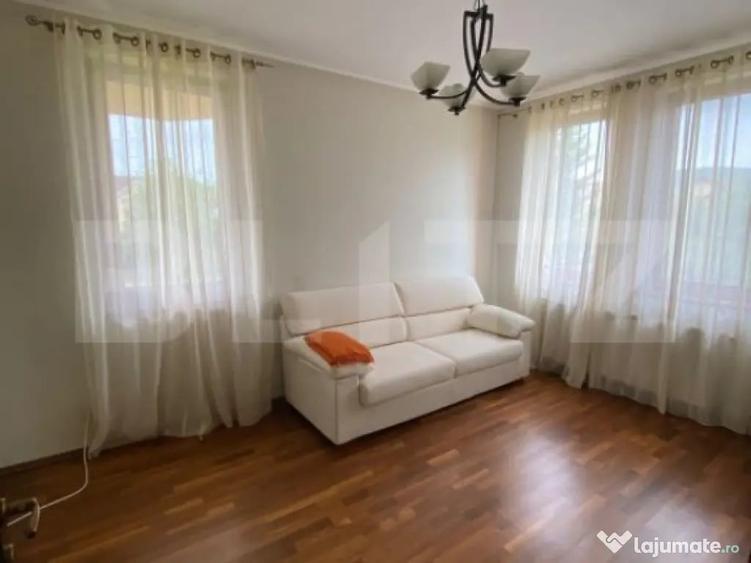 Casă cu 7 camere cu Teren 1200 Mp în Unirea