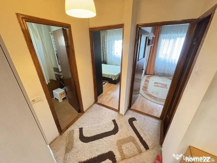 Apartament cu 3 camere decomandat în Delfinariu
