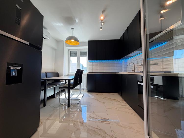 Apartament cu 4 camere decomandat în Centru Civic