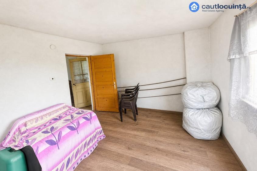 Casă individuală cu 5 camere cu Canalizare în Micești