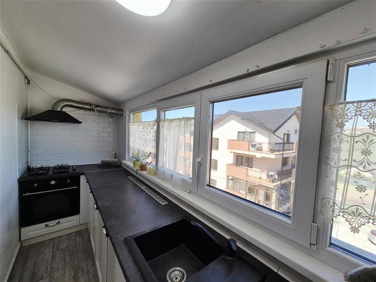 Apartament cu 3 camere decomandat în Valea Adâncă