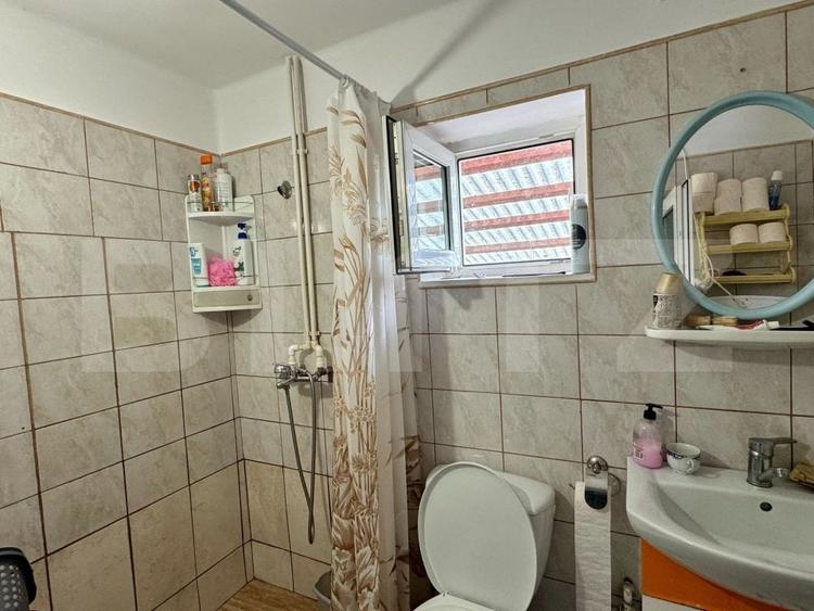 Casă individuală cu 6 camere cu Canalizare în Simeria