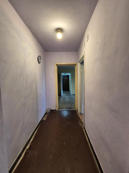 Apartament cu 3 camere semidecomandat în Tomis Nord