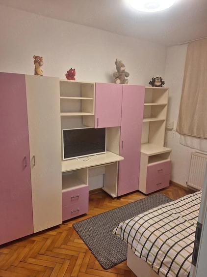 Apartament cu 3 camere semidecomandat în Central