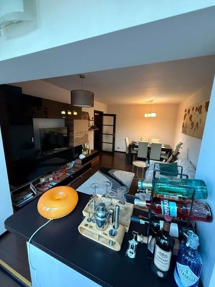 Apartament cu 3 camere decomandat, mobilat în Dristor