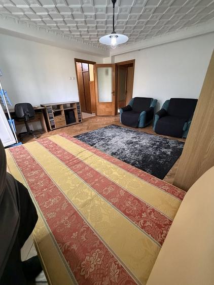 Apartament cu 2 camere semidecomandat în Mihai Eminescu