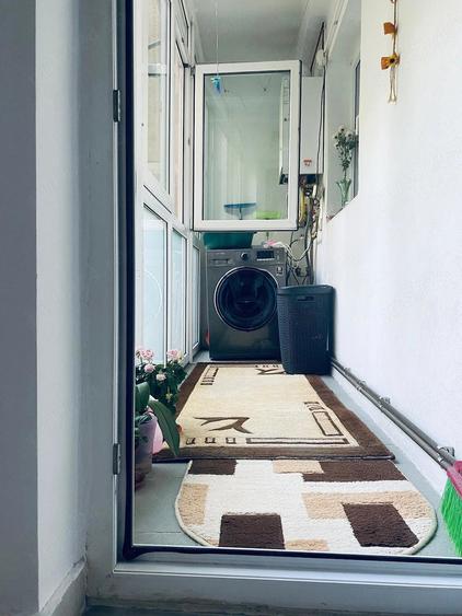Apartament cu 3 camere decomandat în Exterior Vest