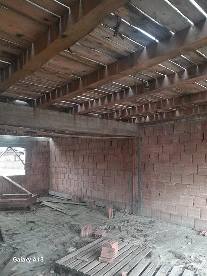 Casă cu Teren 300 Mp în Micești