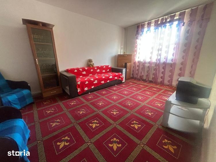Apartament cu 3 camere decomandat în Dărmănești