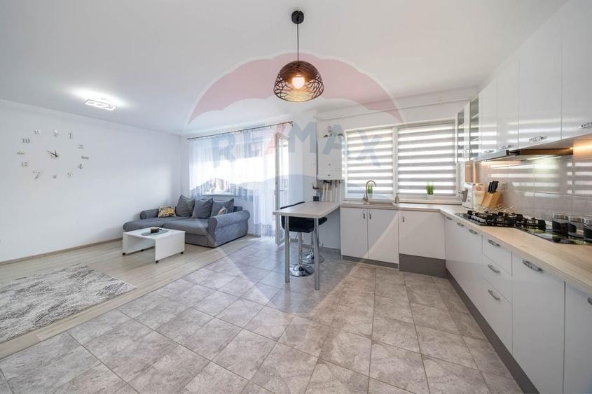 Apartament cu 2 camere decomandat în Sânpetru