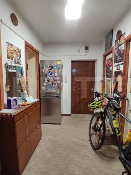 Apartament cu 3 camere decomandat, mobilat în Cornișa