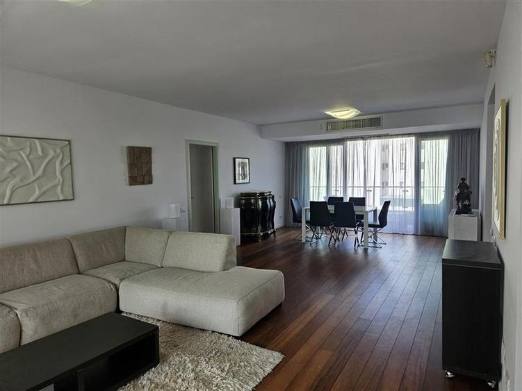 Apartament cu 3 camere semidecomandat, mobilat în Kiseleff