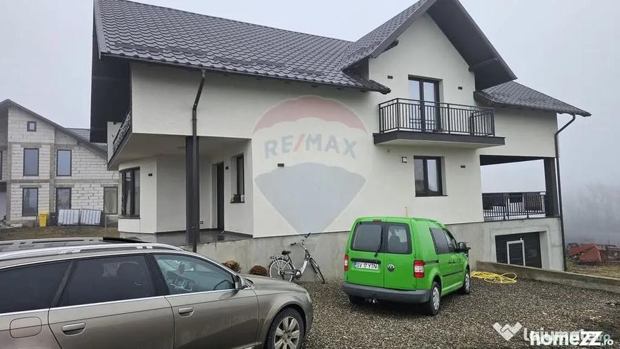 Casă cu 5 camere cu Teren 2500 Mp în Moara