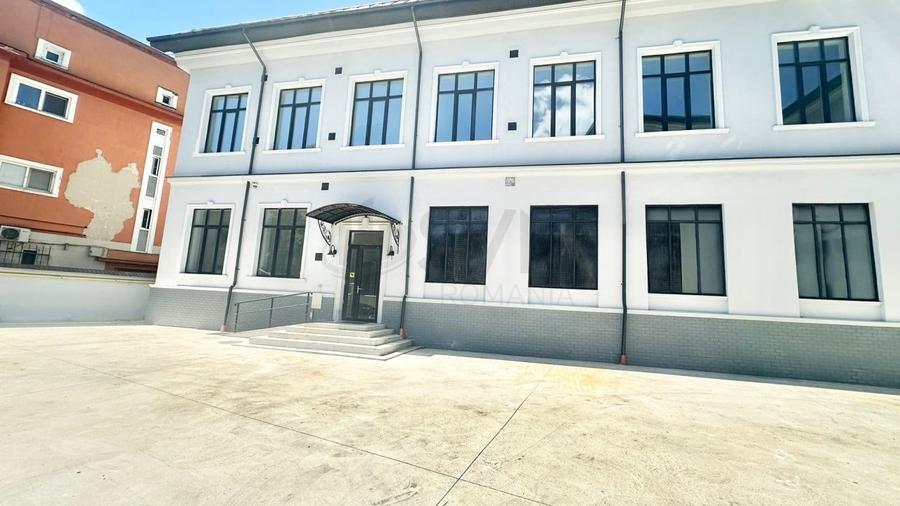 Birou, de 600 mp, în Cișmigiu