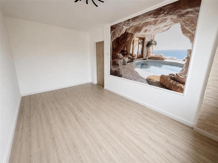 Apartament cu 3 camere decomandat în Mihai Viteazul