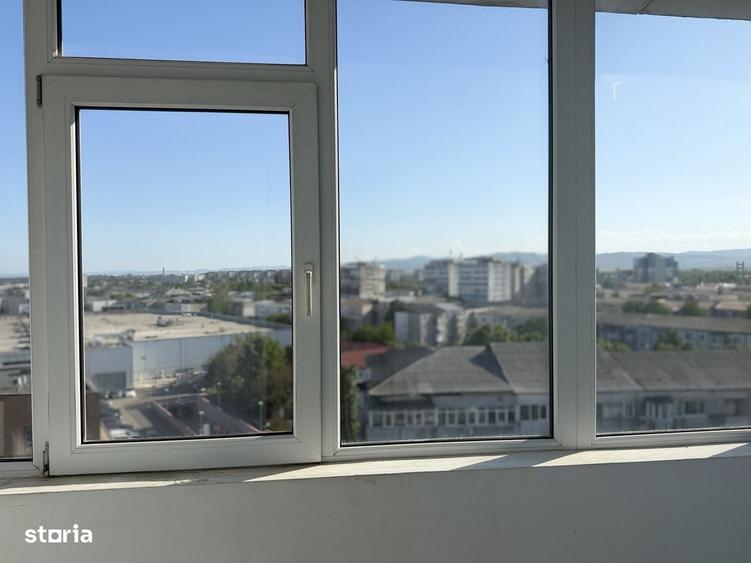 Apartament cu 3 camere decomandat în Banca Națională