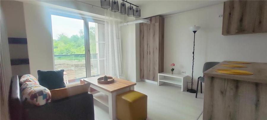 Apartament cu 2 camere decomandat în Tătărași