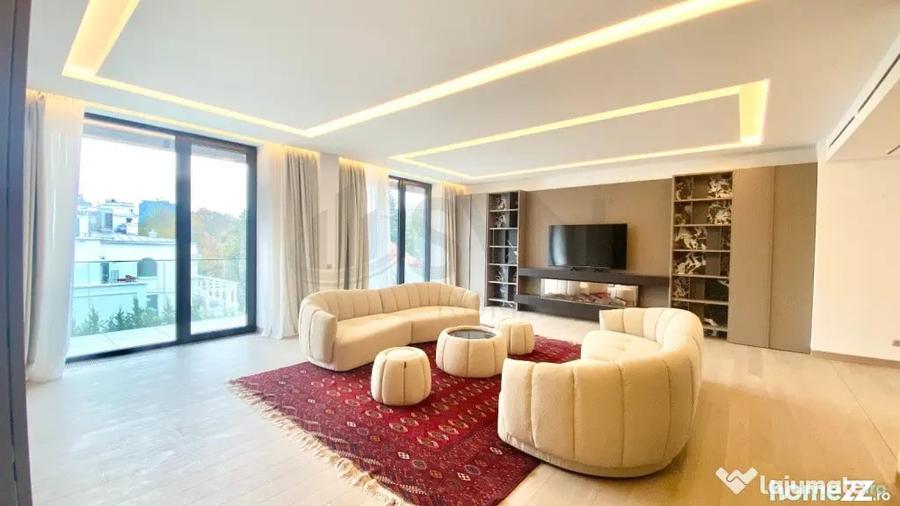 Apartament cu 5 camere decomandat în Kiseleff