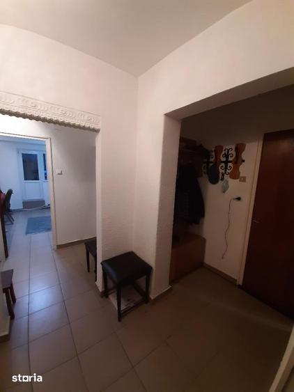Apartament cu 3 camere în Cetate