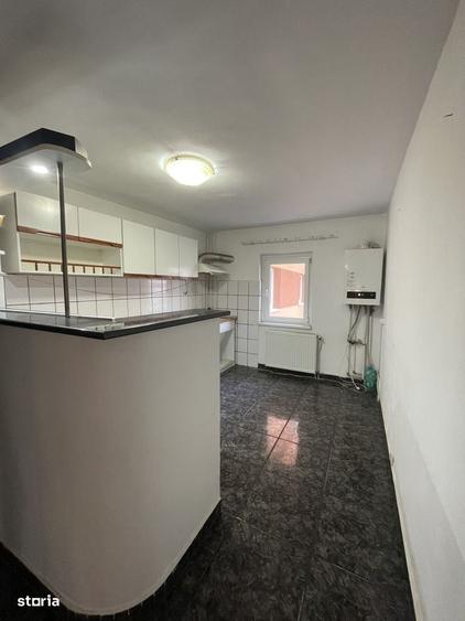 Apartament cu 4 camere în Cetate