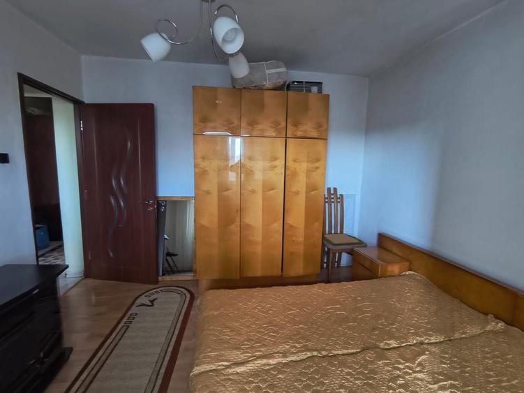 Apartament cu 3 camere decomandat în Dacia