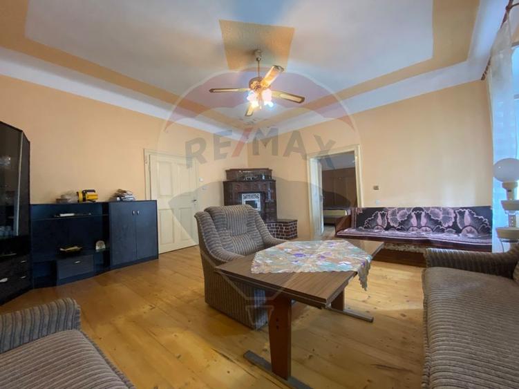 Casă individuală cu 4 camere cu Teren 2174 Mp în Motiș