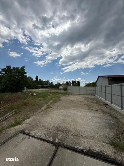 Spațiu comercial, de 13,000 mp, în Central