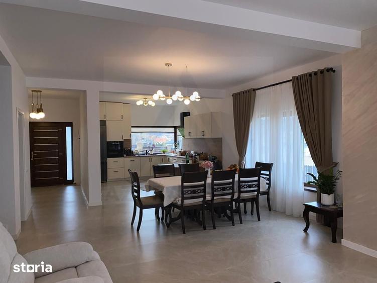 Casa ultrafinisata 199 mp utili garaj si teren 410 mp in Cisnadioara - 2