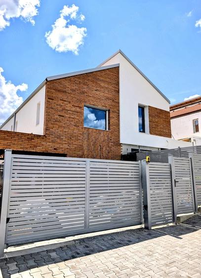 Casă cu Teren 325 Mp în Central