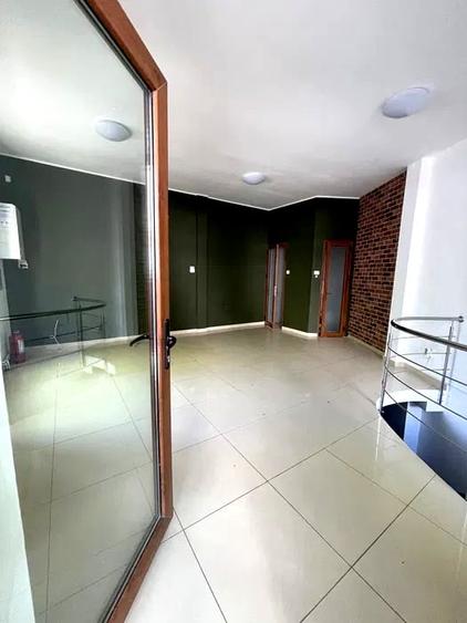 Spațiu comercial, de 70 mp, în Central