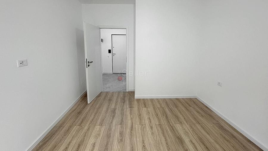 Apartament cu 2 camere decomandat în Tractorul — fotografia 3