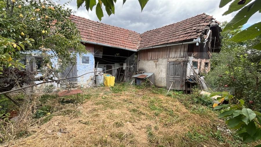 Casă individuală cu 2 camere cu Teren 1256 Mp în Unirea